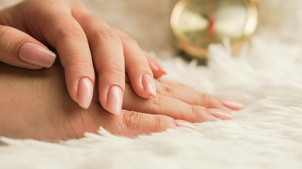 Comment traiter les ongles striés pour une manucure parfaite?